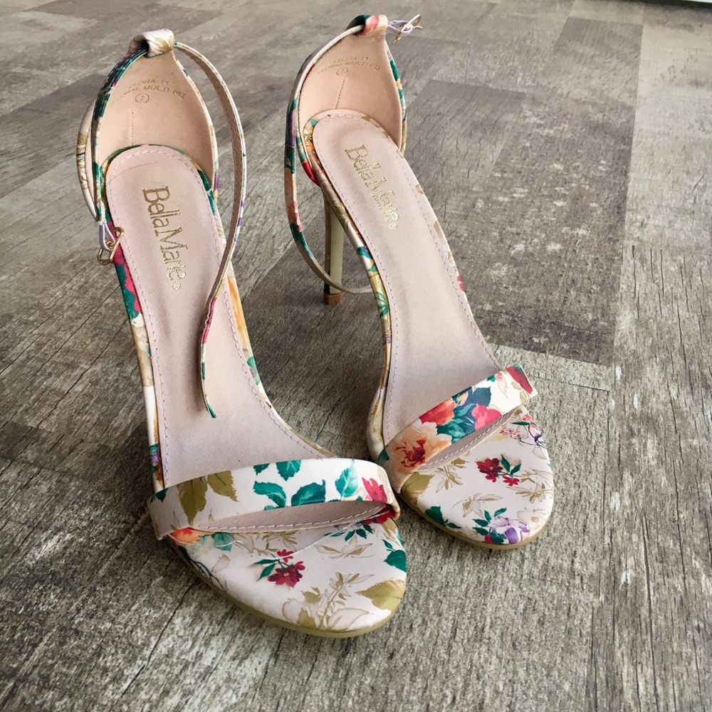 Adorable Floral Strappy High Heels Size 7